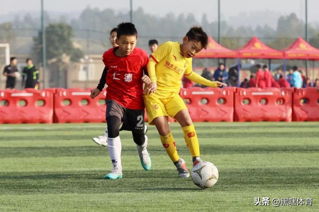 足球训练对青少年体能的影响论文,足球运动对青少年发展的好处