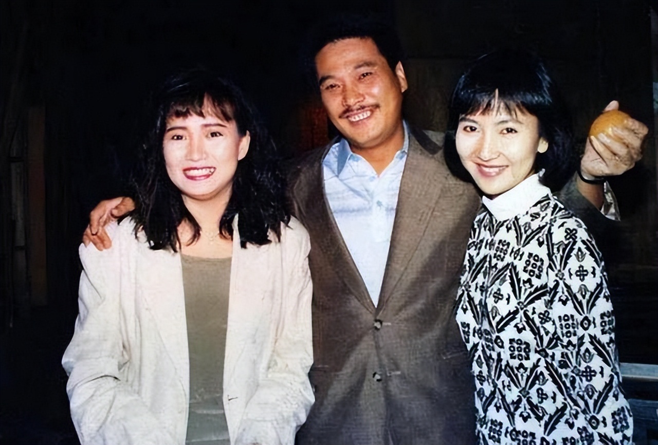 吴孟达黄金配角无奈哭的片段,吴孟达黄金右脚被打断