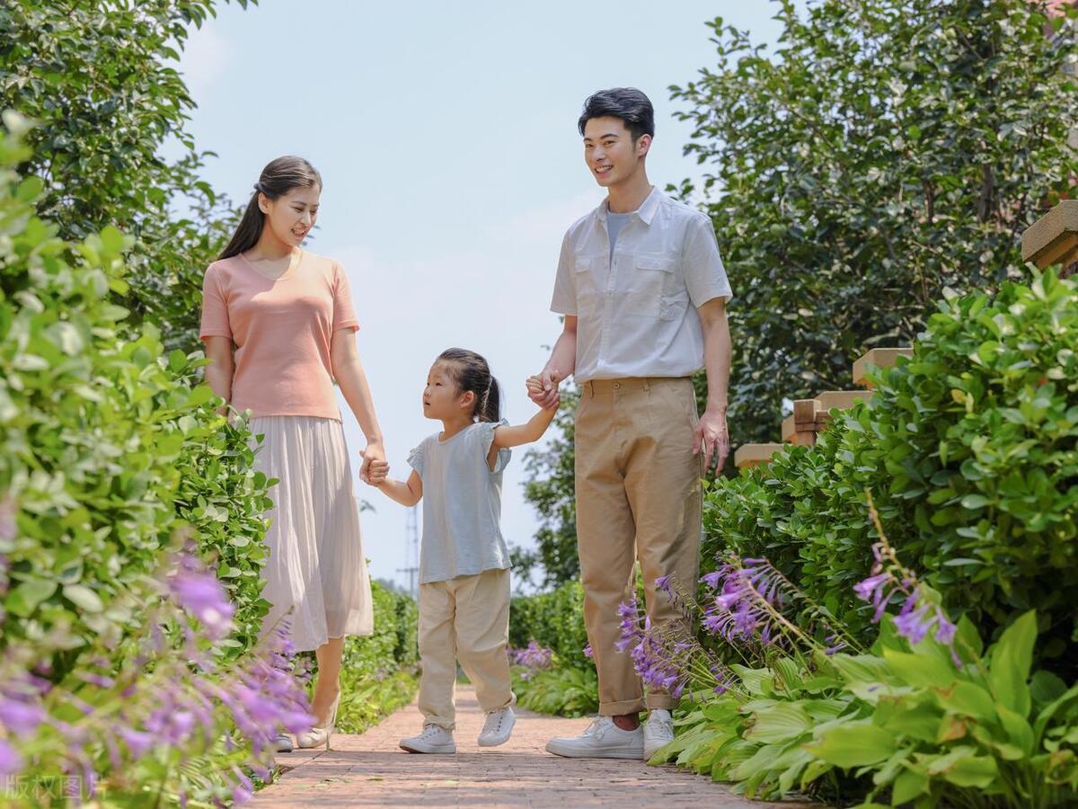 12岁男孩得淋巴癌的几率,13岁男孩得淋巴癌中期能治好吗