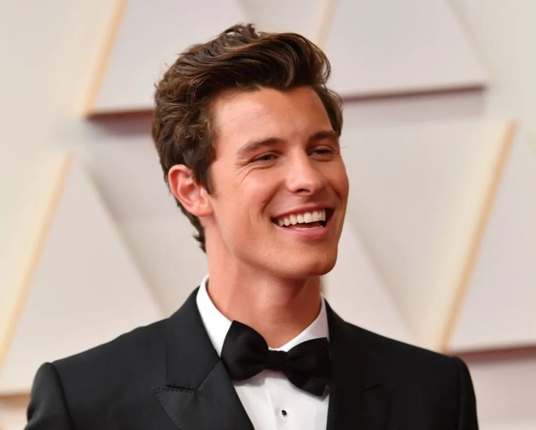 shawnmendes胡子,shawnmendes穿凉鞋