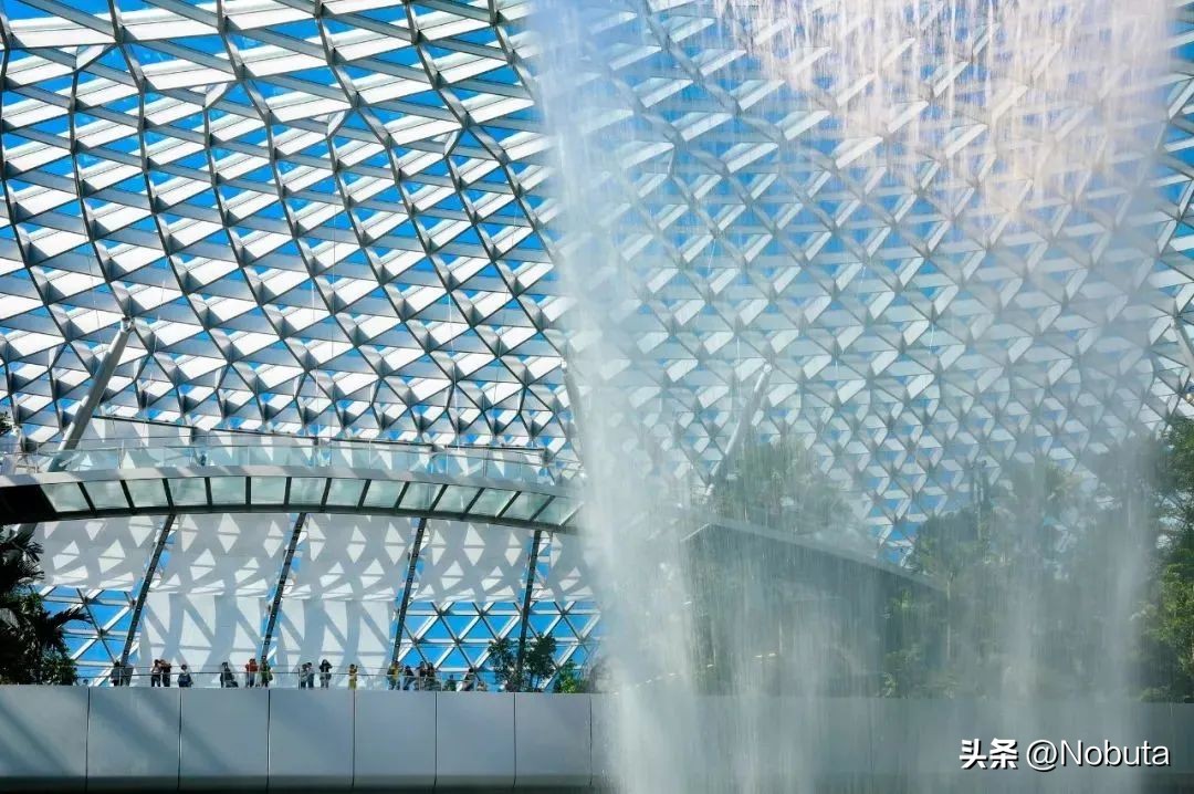 这样的飞机你敢坐吗,令人震撼的机场