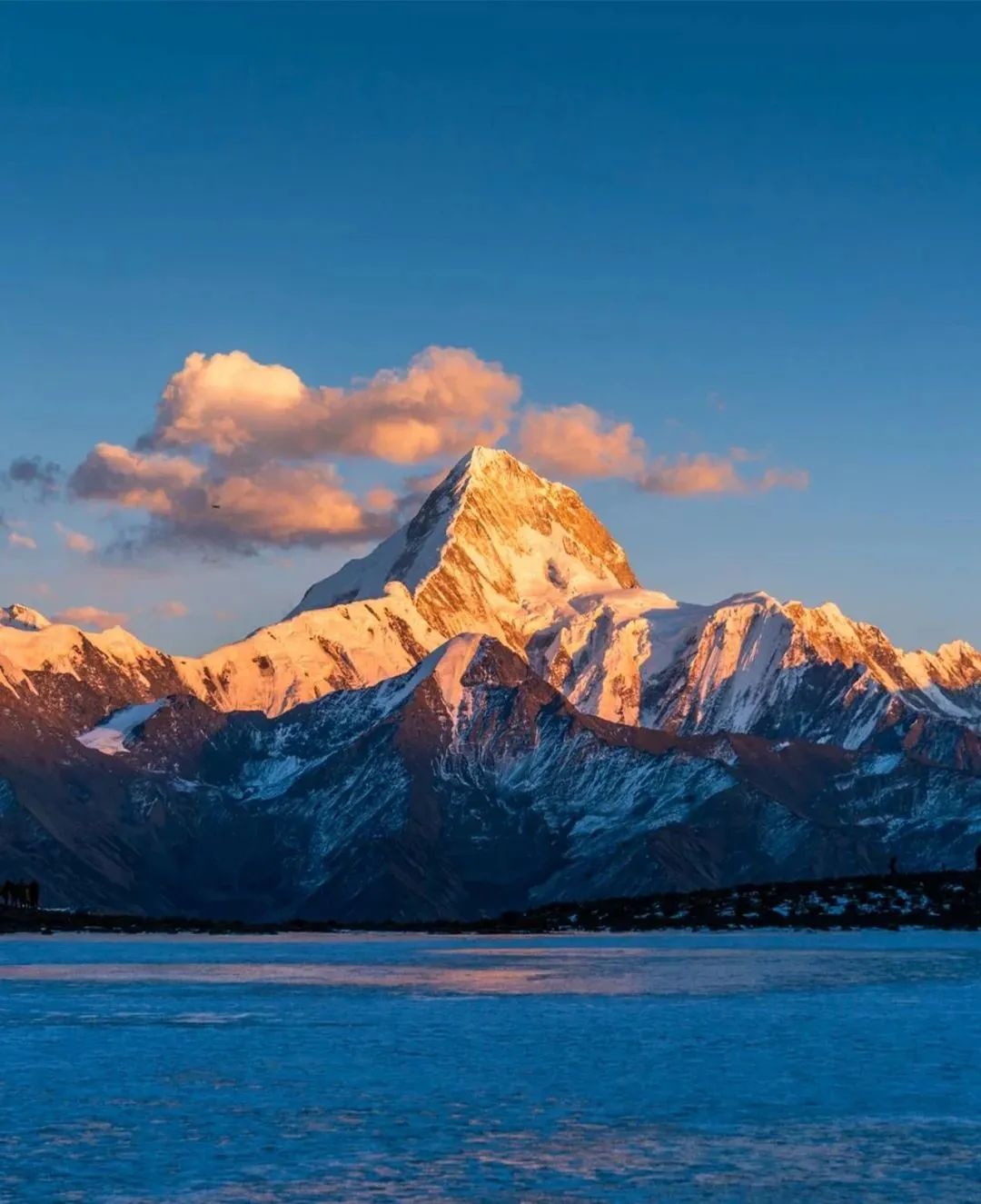 火出圈啦,甘孜文旅局长化身侠客火出圈