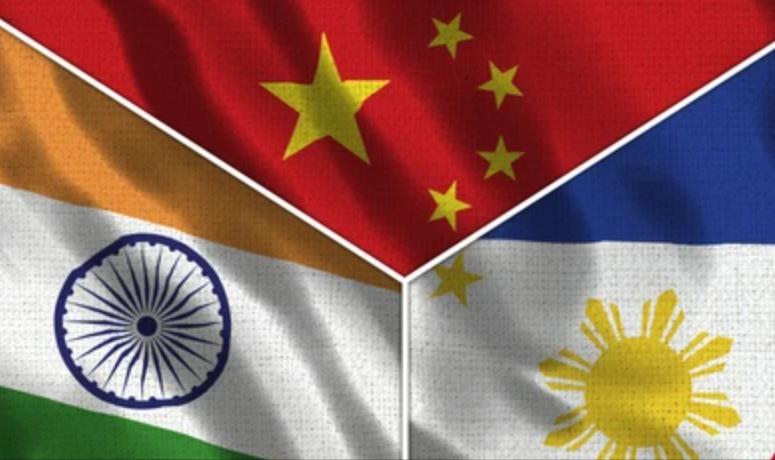 我军逼近24海里，台军威胁开火，话音刚落，规模最大美代表团窜台