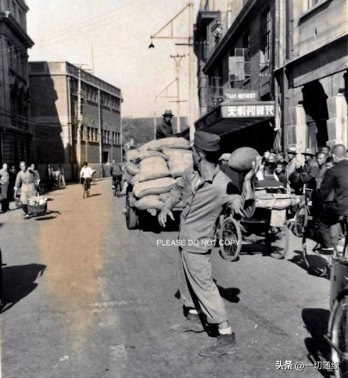 晚清真实：花楼女子媚态撩人，丰乳肥臀，30张老照片尽展风姿迷人