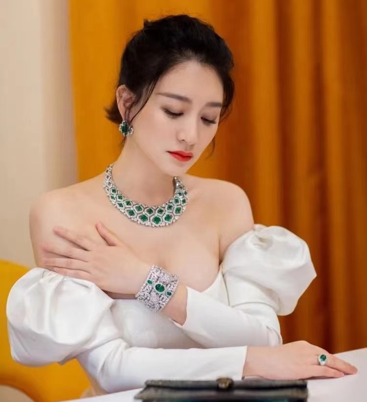 李小冉一句话揭开谢娜真正人品,李小冉和谢娜是什么关系