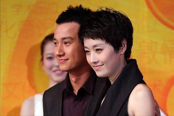 文章和女儿亮相机场最新,文章女儿爱马