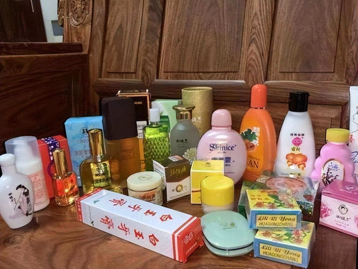 因包装丑被嫌弃的三大国货,包装丑到爆但是巨好用的国货