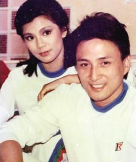 9对“阴阳相隔”的昔日情侣，4个癌症，3个自杀，2个意外