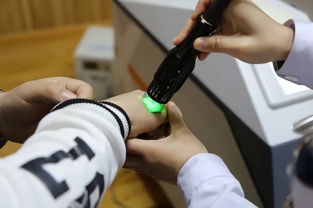 儿童白癜风光疗后好转又复发,白癜风308光疗以后为什么更严重