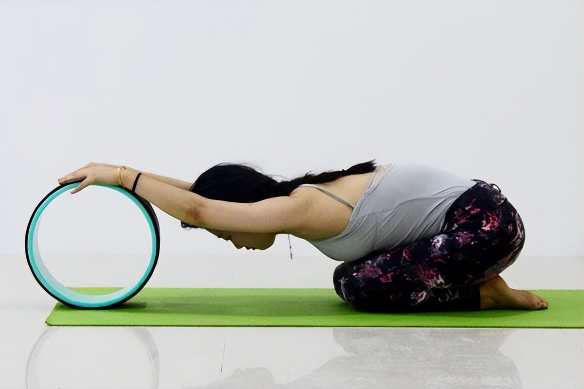 拉筋延寿推荐四个舒展小妙招,筋长一寸寿延十年每天拉筋10分钟