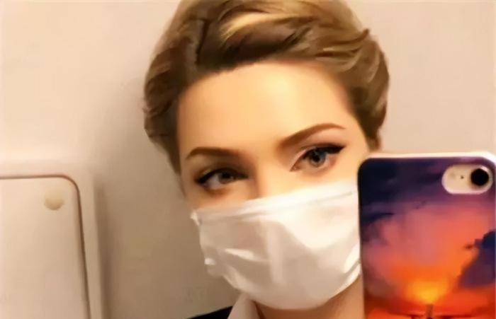 英国打造“天上人间”空姐在飞机上卖淫，自称比普通空姐多赚十倍