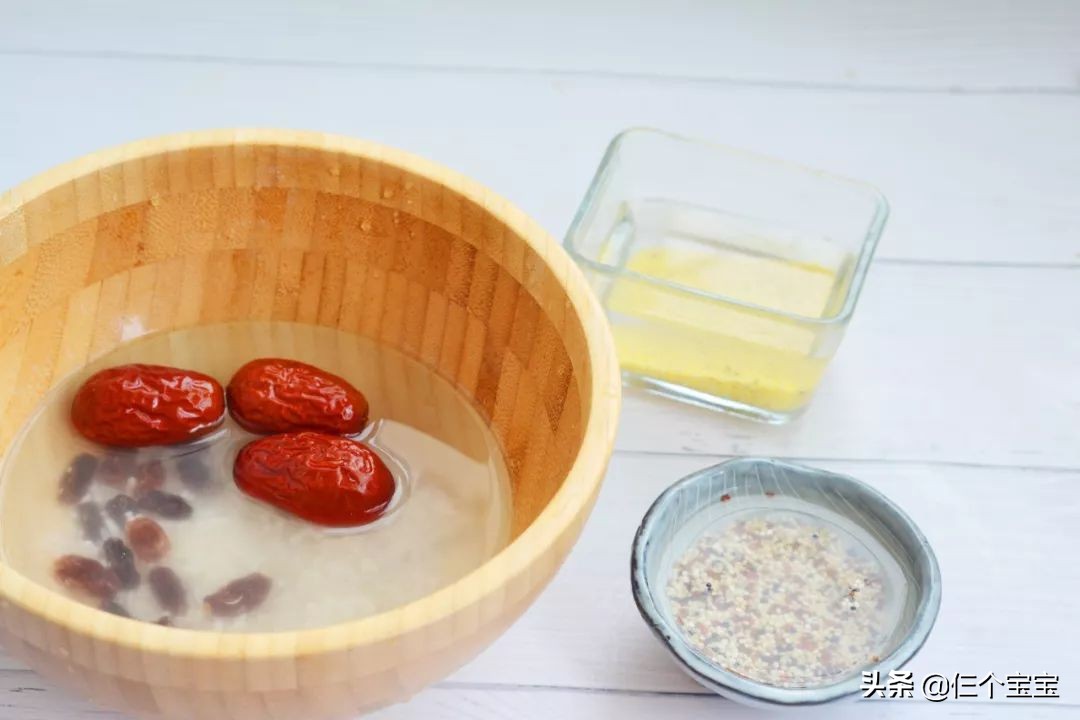 手残党怎么包四角粽子,六个月以上宝宝粽子做法