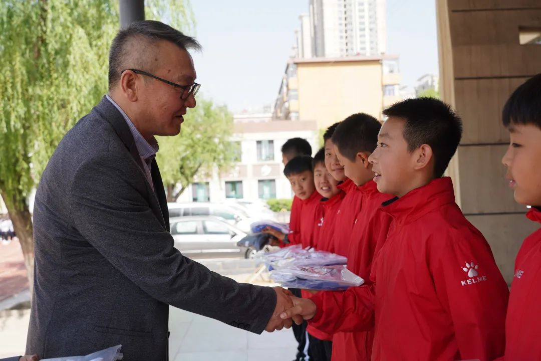 包头市青山区光荣道小学足球队,包头青山区哈达小学