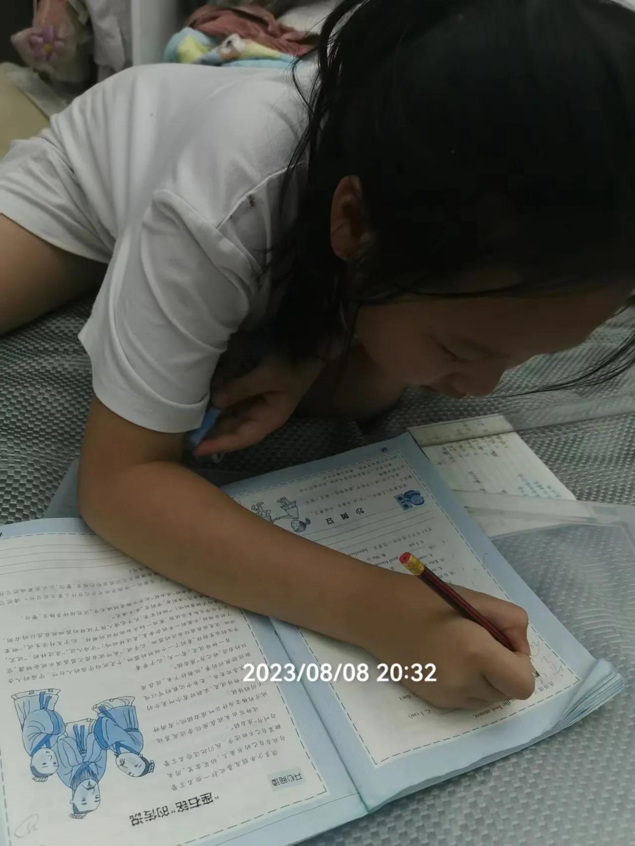 再说我外孙女用了三年的Ipad为啥被修改密码送给了弟弟？重男轻女