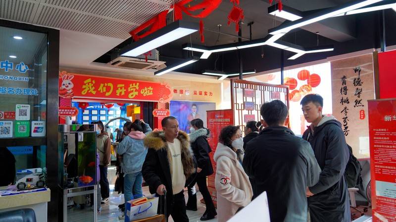 初中生成绩不好如何自学,初中生成绩差学美术有出路