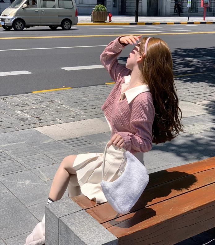 粉色穿搭应该怎么穿,早春穿搭离不开的青春粉色