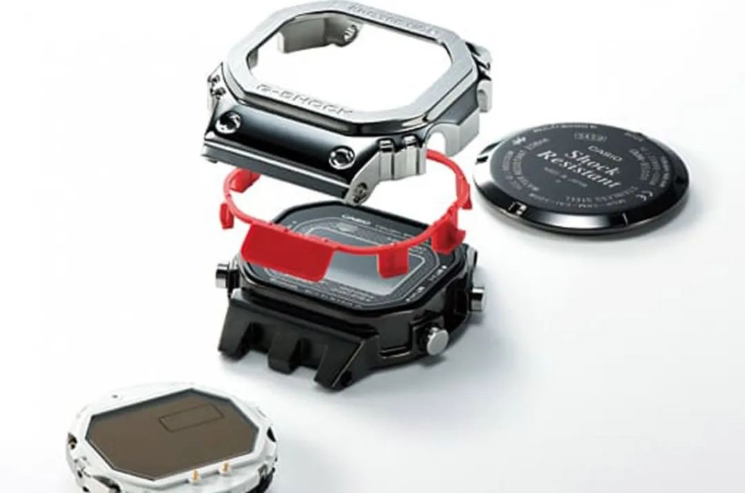 3千元的同门“对决”！卡西欧G-SHOCK小银块VS农家橡树