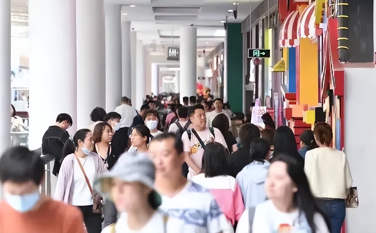 最火爆的五一消费成绩单来了,人从众的五一