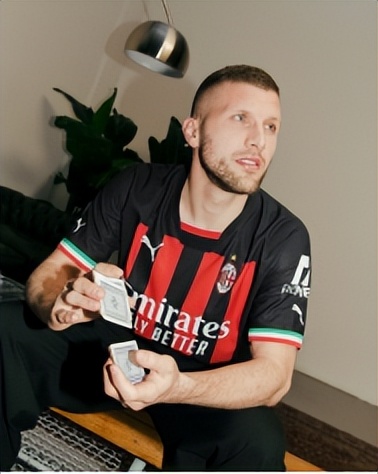 ac米兰队服puma,米兰红黑队服