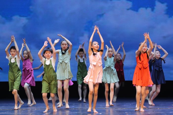 童声颂*党**恩快乐向未来丨泰达街道举办“少年儿童心向*党**”系列主题实践活动