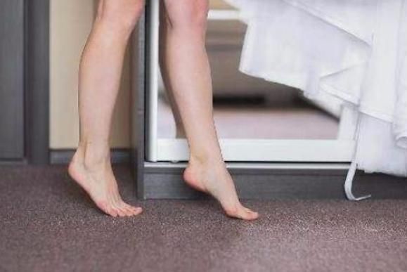 青岛大妈每天坚持踮脚,大妈坚持运动20年