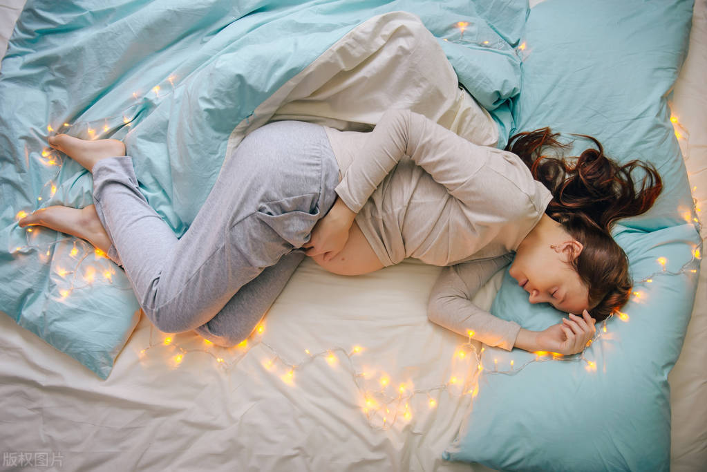 孕晚期不想说话情绪低落,孕期宝妈情绪暴躁怎么办