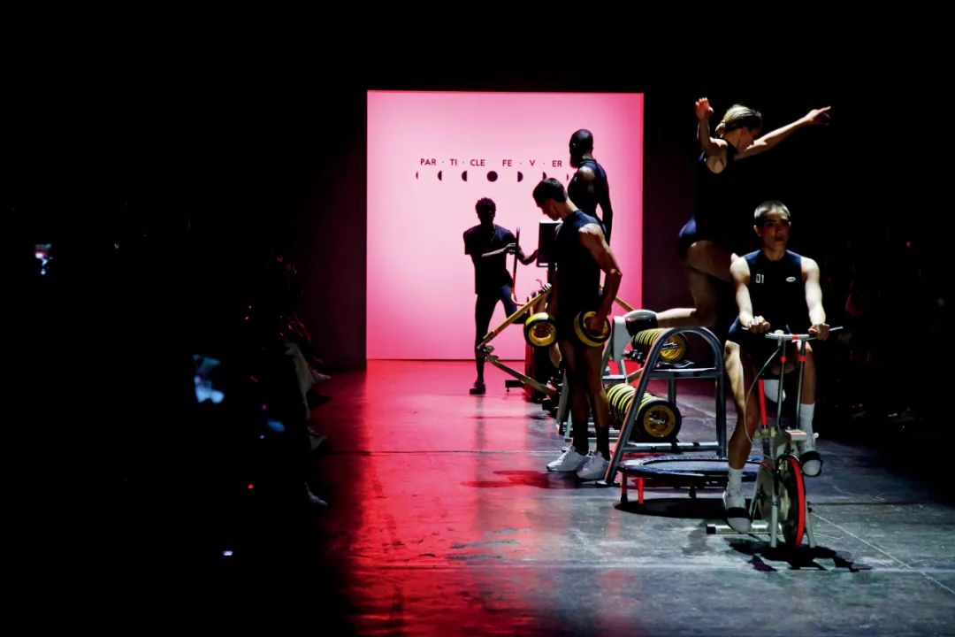 lululemon是运动品牌,lululemon算轻运动品牌