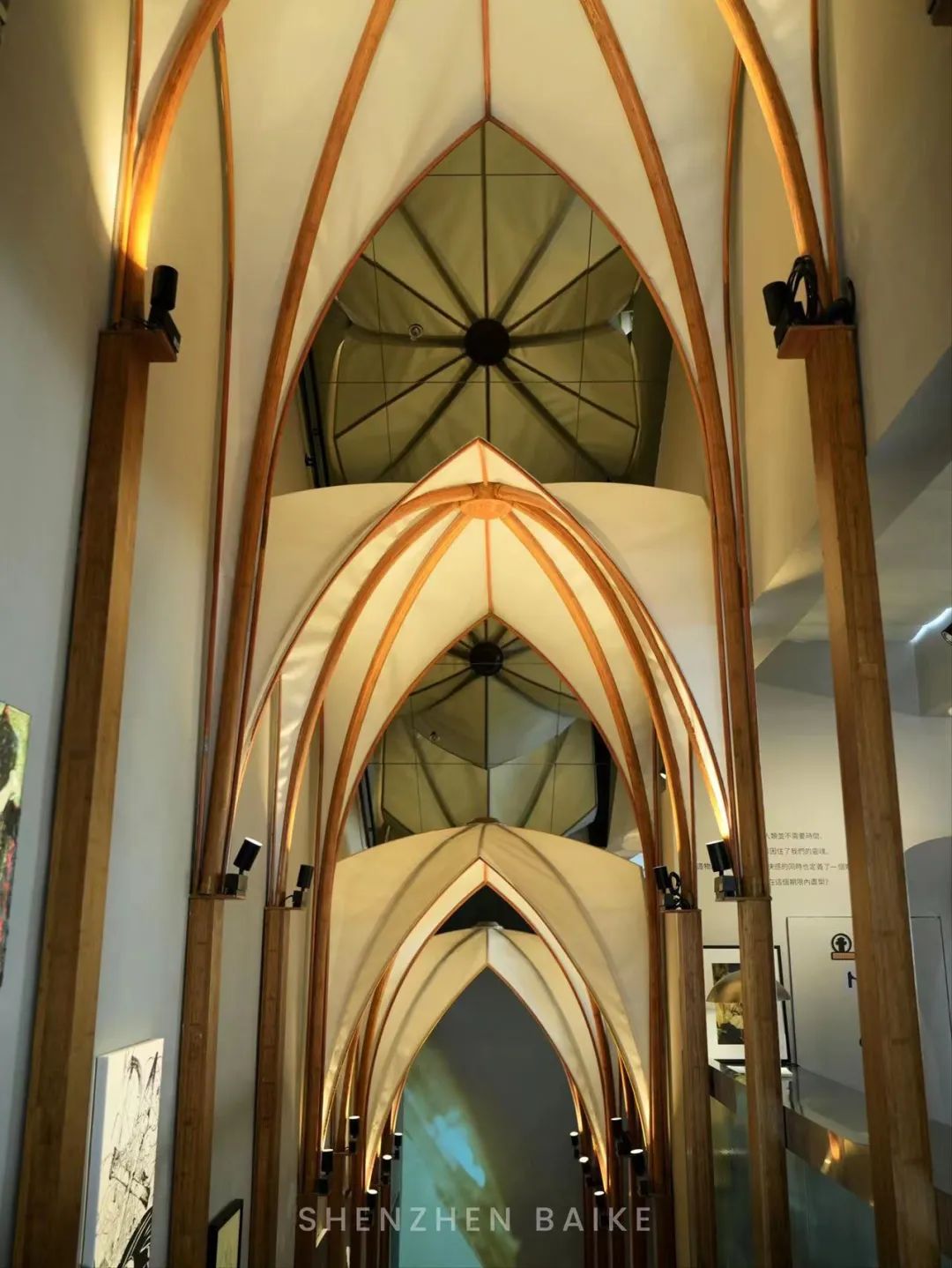 没想到这个设计公社里，还藏了个“小欧洲”和“魔法阵”——