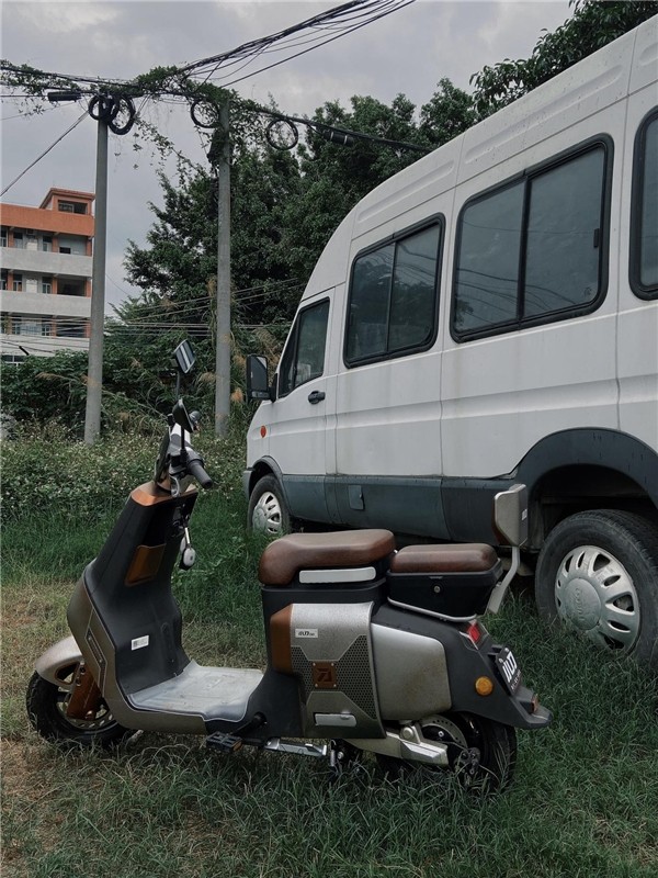 顶尖技术+绝美颜值，试骑小刀航天动力系朋克，骑上秒变酷boy！