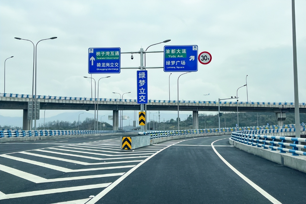 浠婃櫄閫氳溅,浠婂ぉ姝ｅ紡閫氳溅