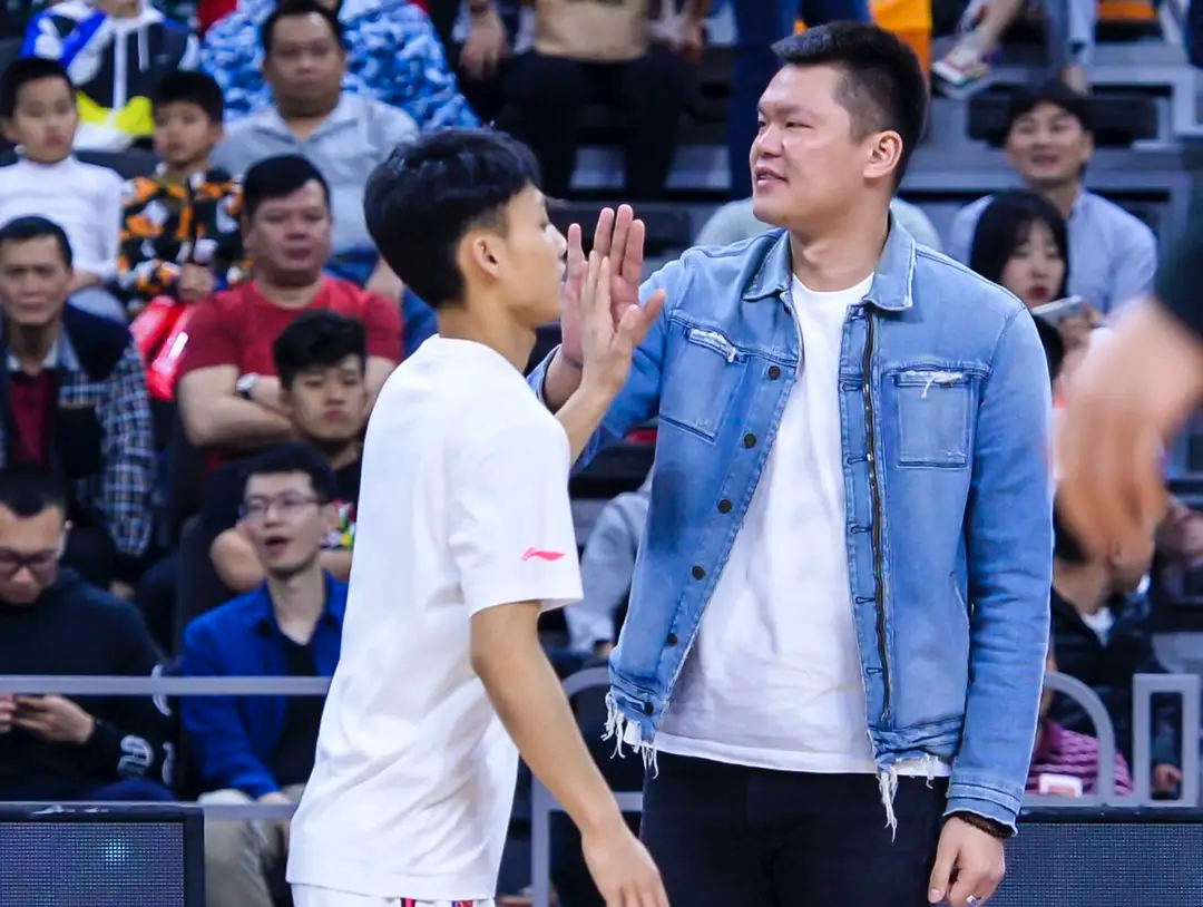 朱芳雨直播谈徐杰,朱芳雨谈徐杰15投13视频