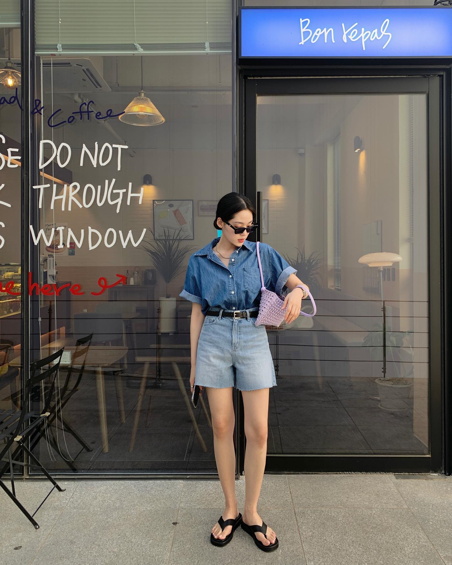 低调大方的韩式穿衣搭配,韩式慵懒风衬衫搭配连衣裙