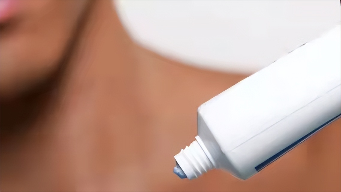 牙膏可以治老年斑是真的吗,牙膏能淡化老年斑吗