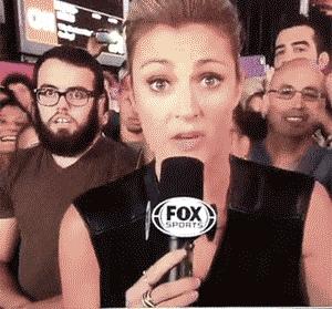 老师上课忘记关投影仪了,女老师上课期间忘记关投影仪