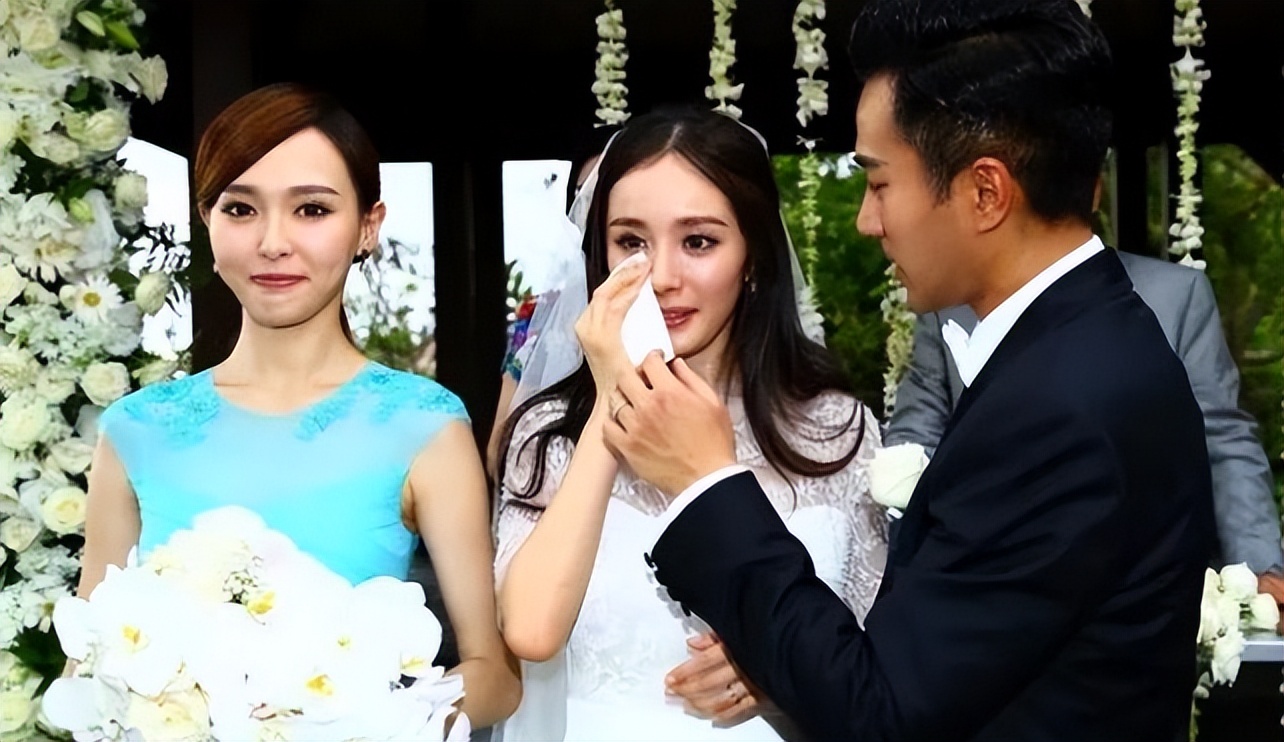 “花钱如流水”唐嫣：一个手机壳价值四万，她为何频穿假货走秀？