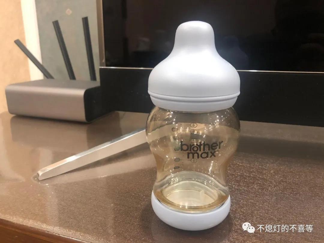 宝宝奶瓶育儿知识大全,育儿经验分享宝宝几个月会翻身