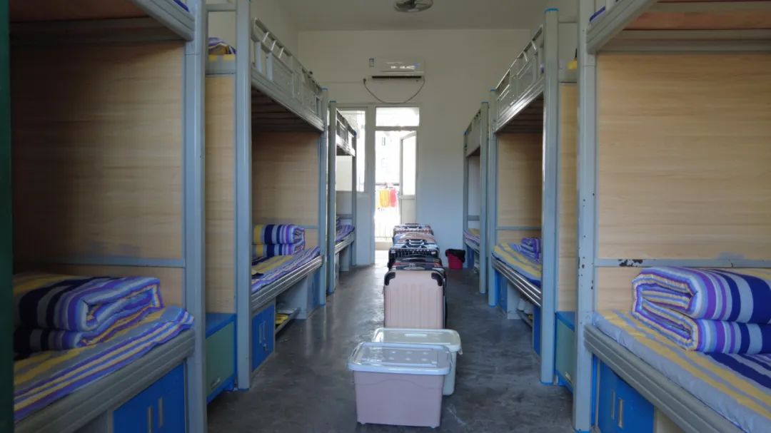 青春正步走，磨砺正当时——三台一中高2023级新生军训进行时