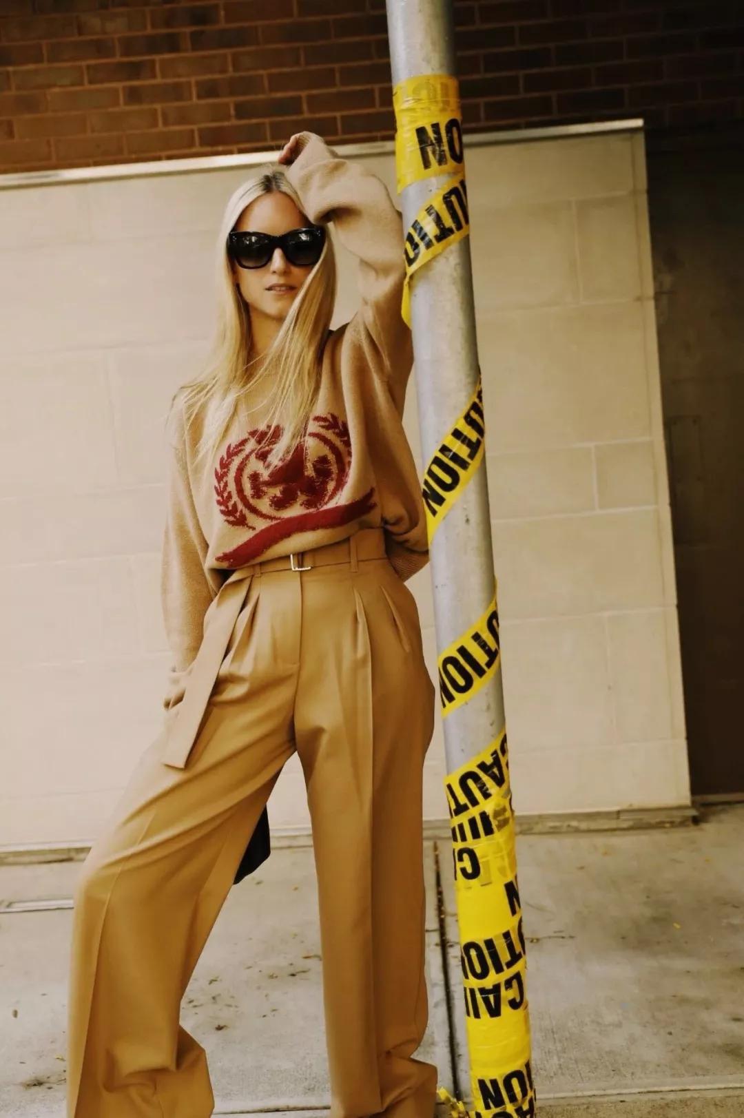 驼色外套内搭什么色彩打底,158梨形身材驼色大衣搭配高级感