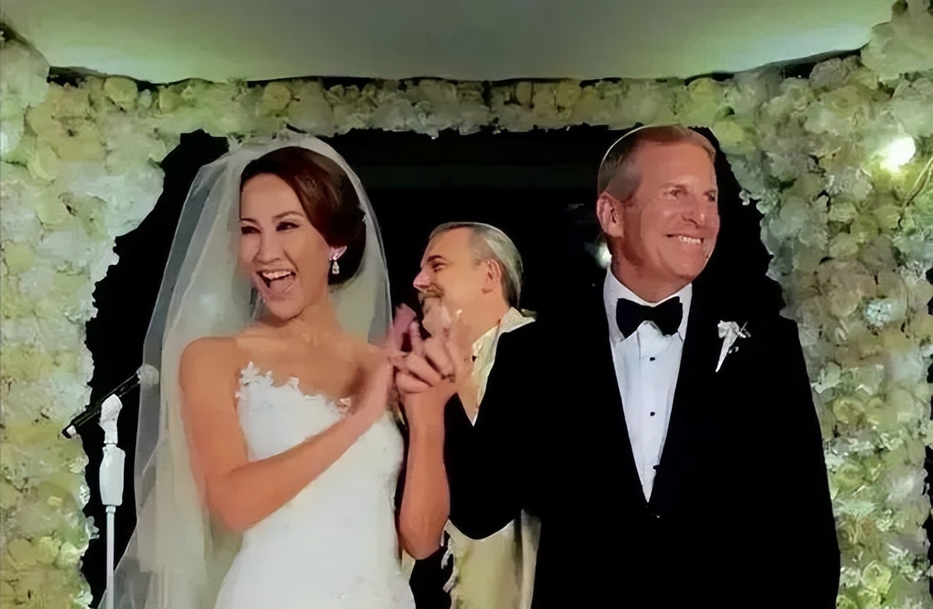 李玟离世，远不止抑郁那么简单