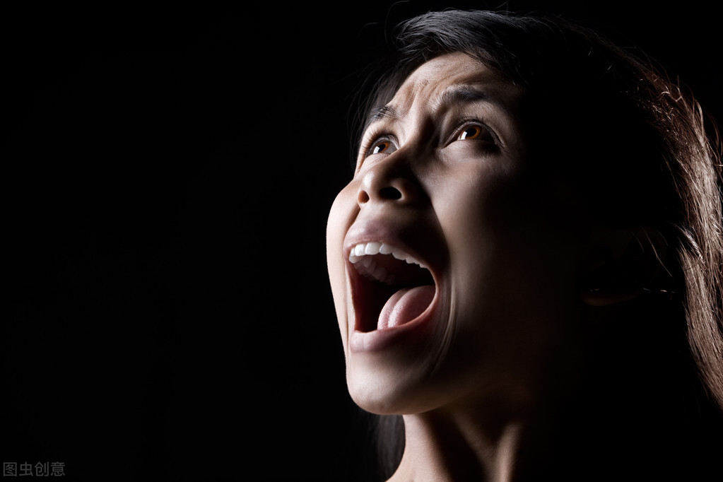 如果被蛇吞下了会发生什么,人被蛇活吞的实验