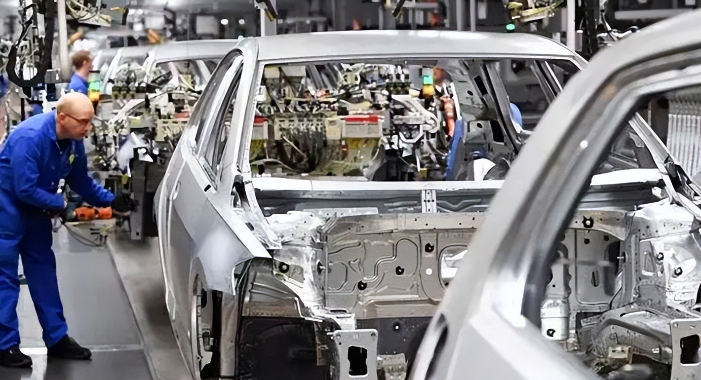 美女老板俞优静：卷走1.5亿逃往非洲，只因弟弟嗜赌如命？终覆灭