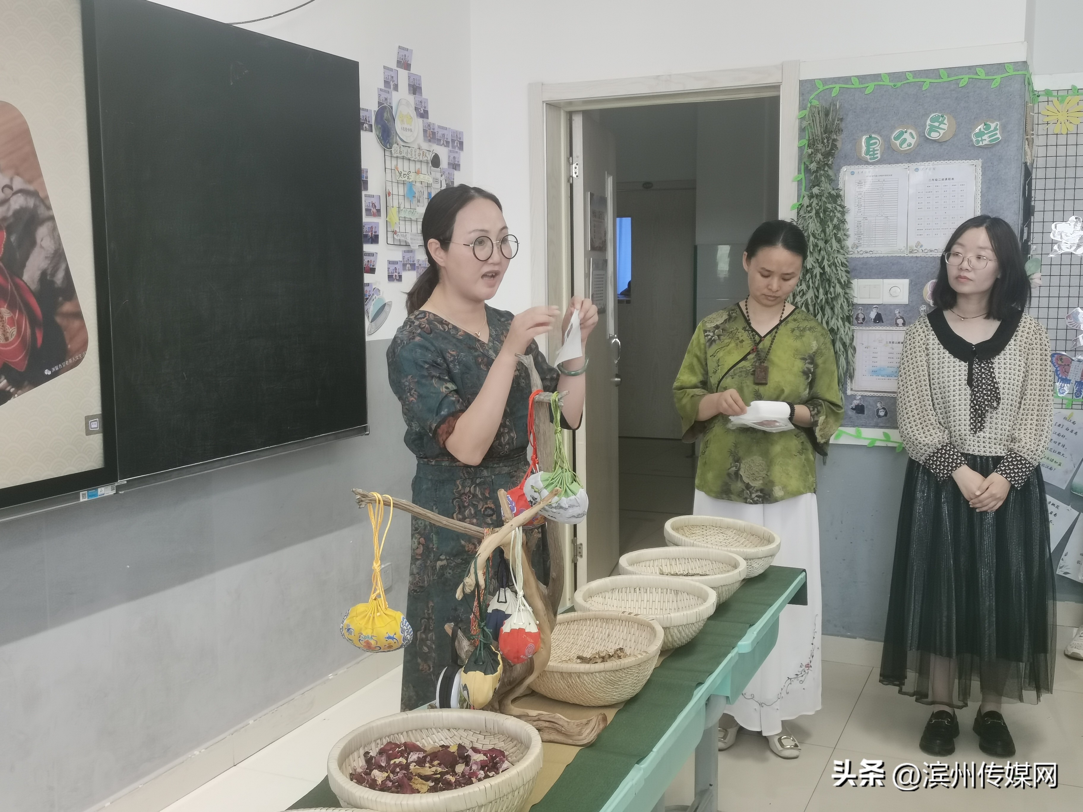 非遗文化进校园课堂设计,学校邀请非遗文化传承人进校园