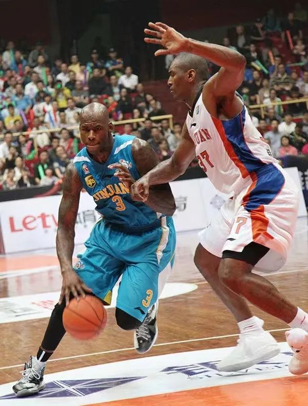 nba史上最奇葩的鞋,nba球星签名造假