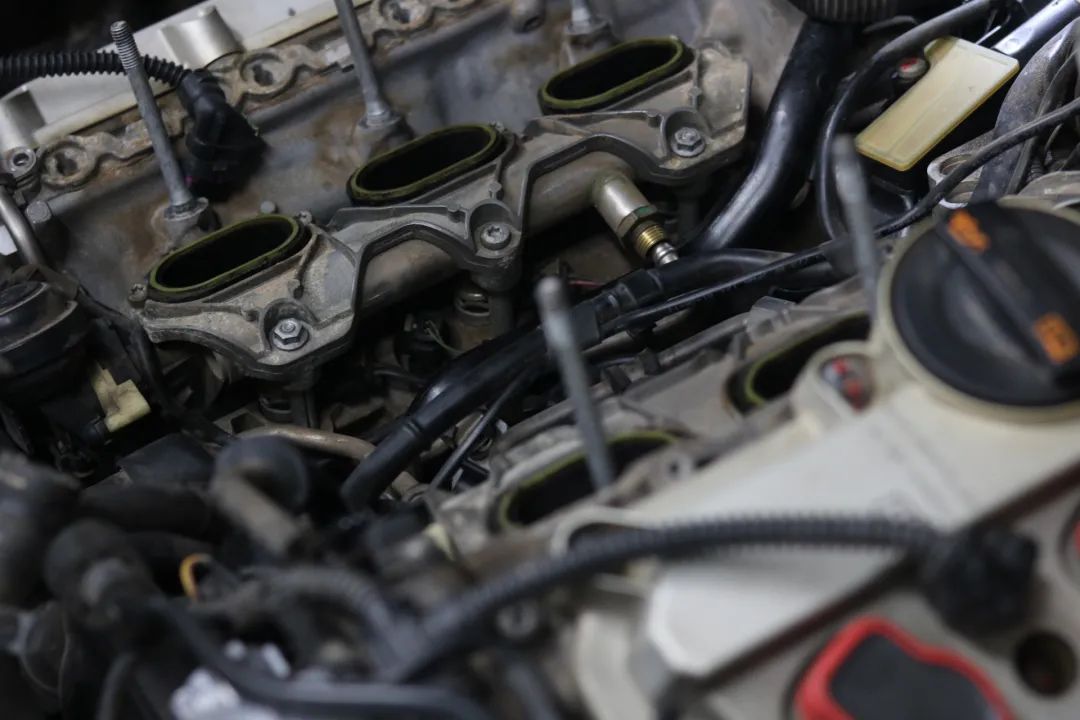 小伙100多万买宝马,小伙花了52万买了奥迪a8