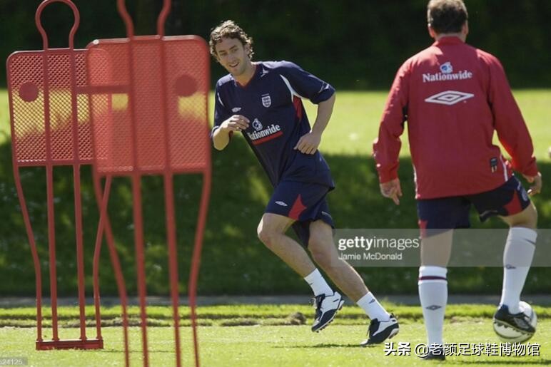 世界第二大球鞋生产商，王牌设计师被挖走后，仅用四年彻底沦落