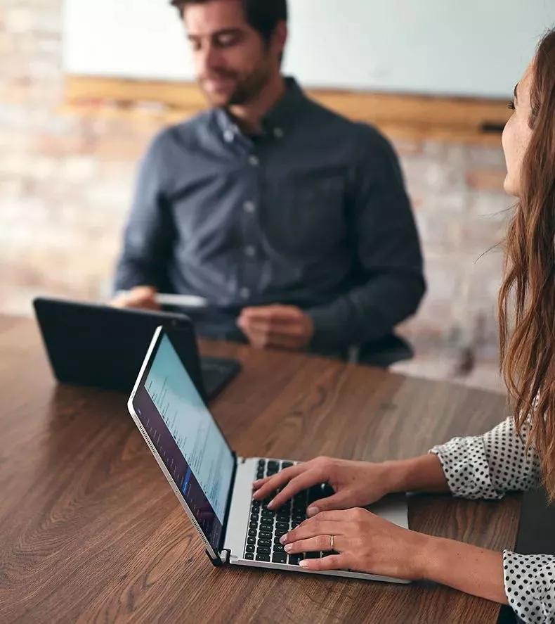 酷毙了！现在的键盘也太多功能了吧！小孩子才选择，成年人全都要