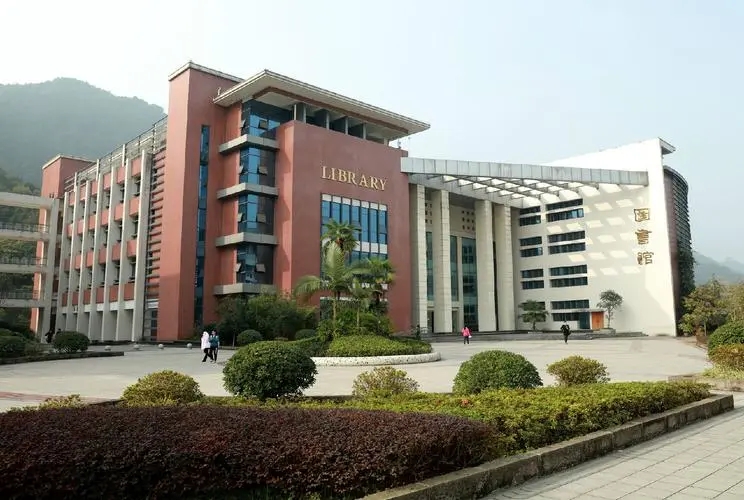 四川外国语大学与大连外国语大学对比