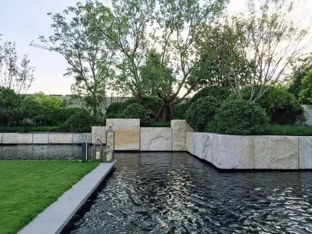 大山里捡回来的石头,大山里的石头块