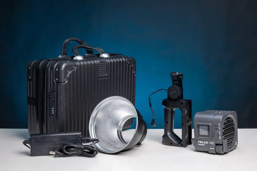 永诺ynlux100补光灯电池,永诺ynlux100pro使用教程