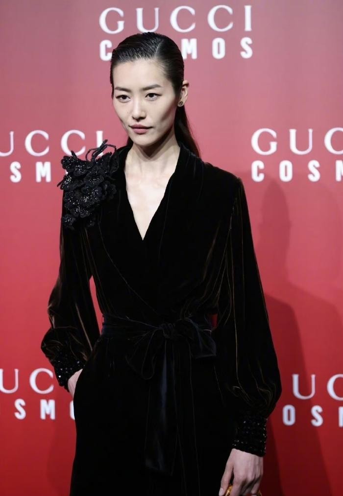 刘雯今日穿搭 (刘雯最新生活穿搭)